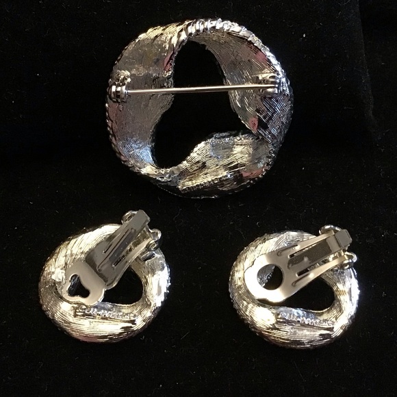 VINTAGE AURORA BOREALIS ESTATE BROOCH & EARRING SET MARKED - Picture 2 of 4